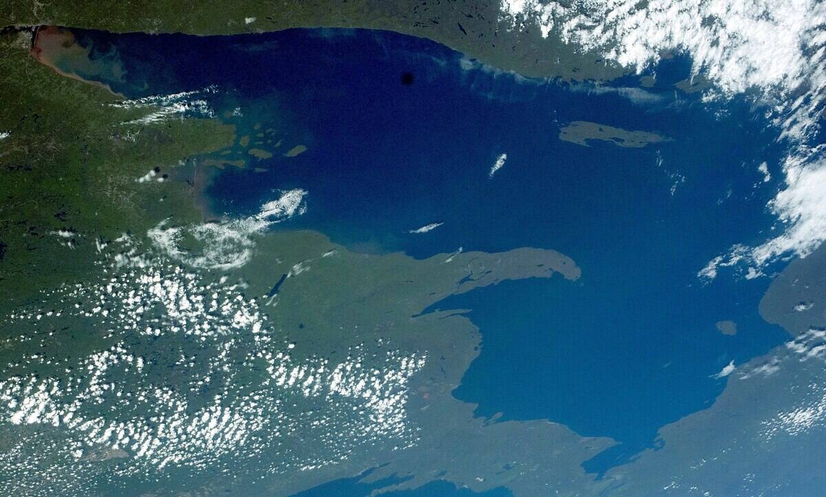 Lake_Superior,_ISS