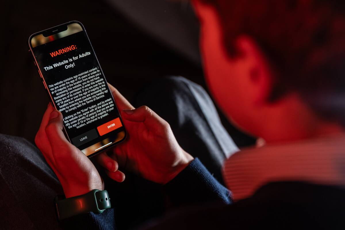 Australia Bans Social Media For Under 16s