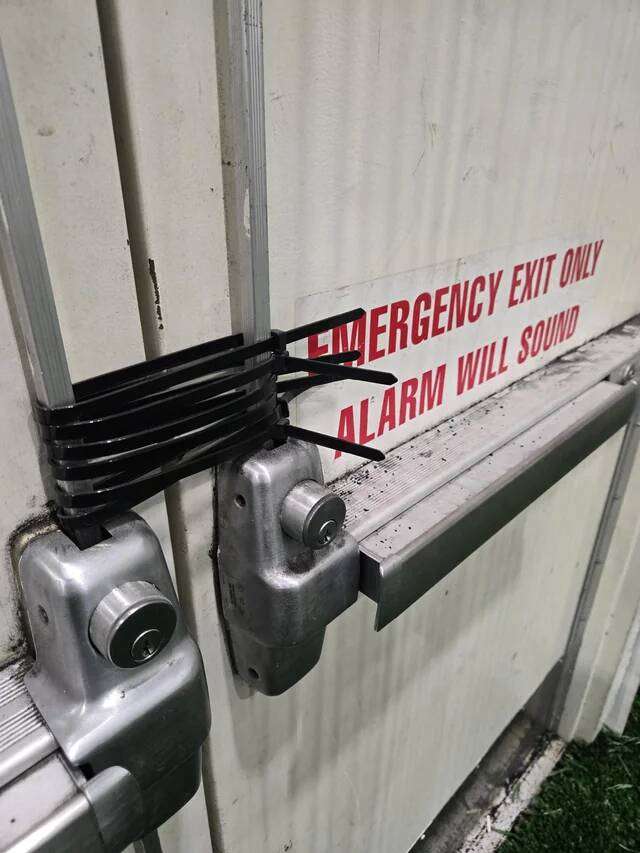 dont-need-to-worry-about-the-alarm-sounding-v0-dxlfgvy5c5jg1