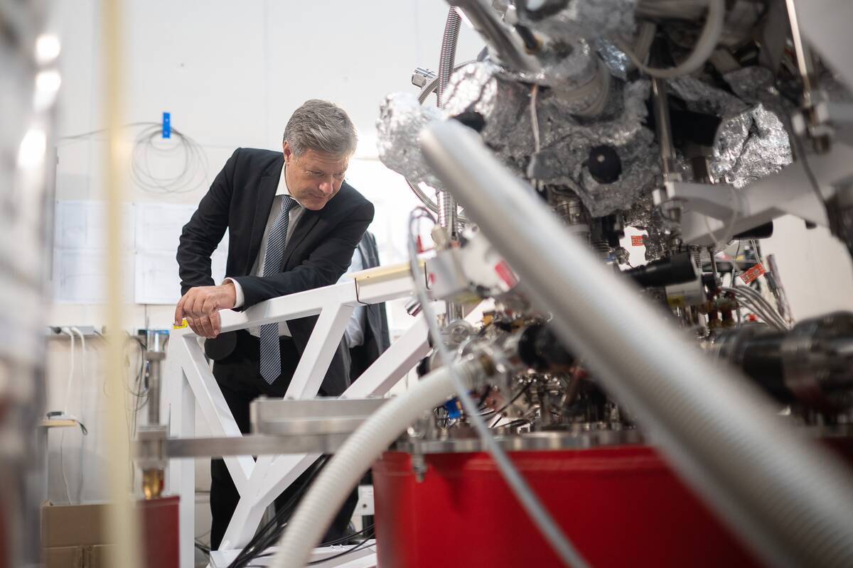 Economics Minister Habeck in South Korea