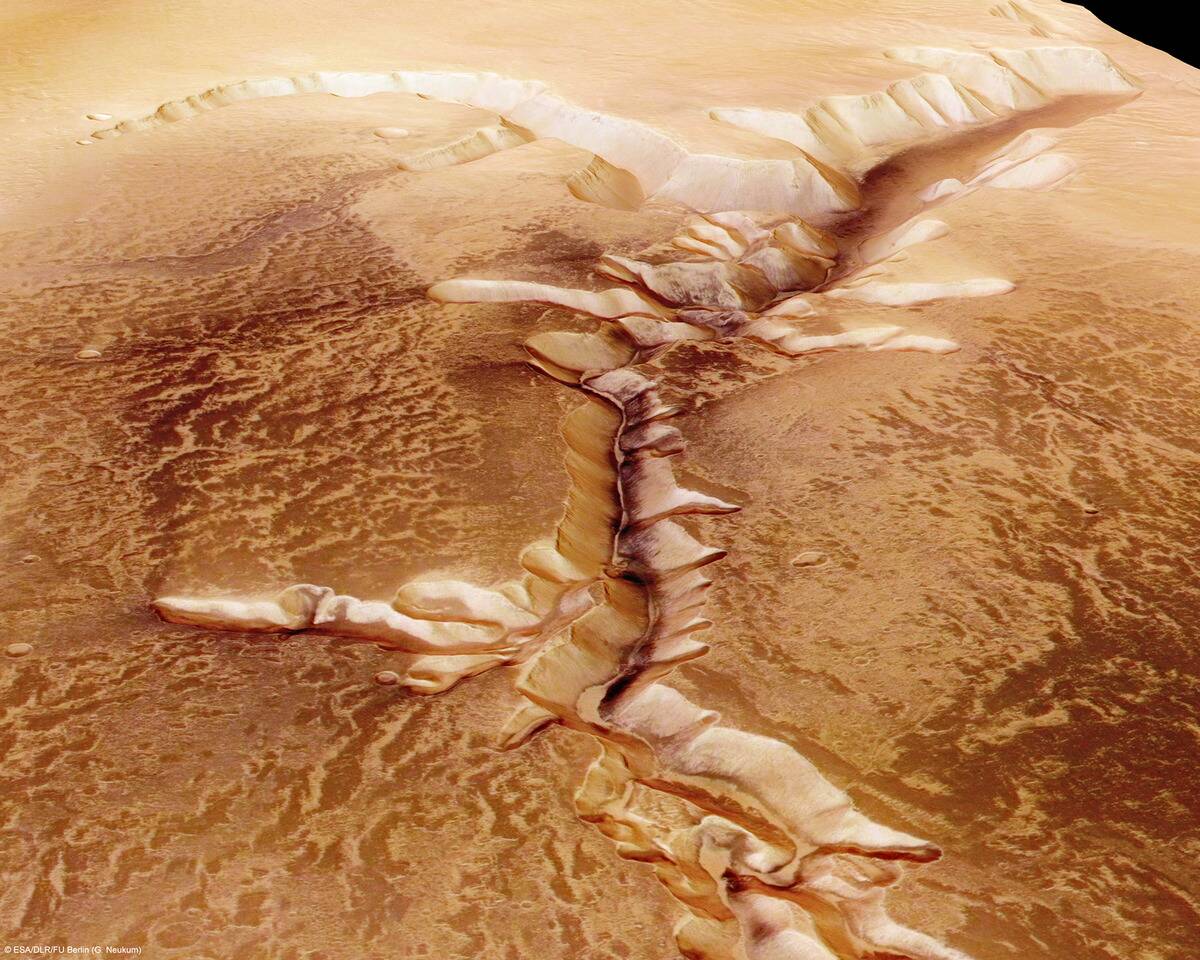 ESA's Mars Express Returns Images Of Echus Chasma