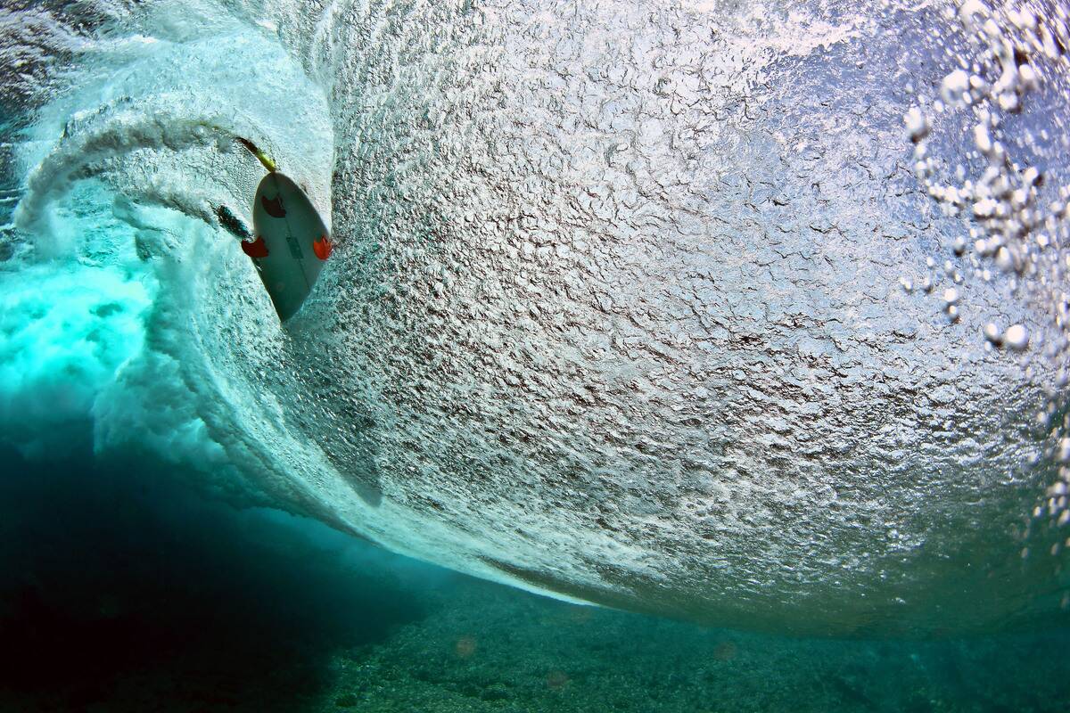 French Polynesia, Tahiti: surfing site at Teahupo'o