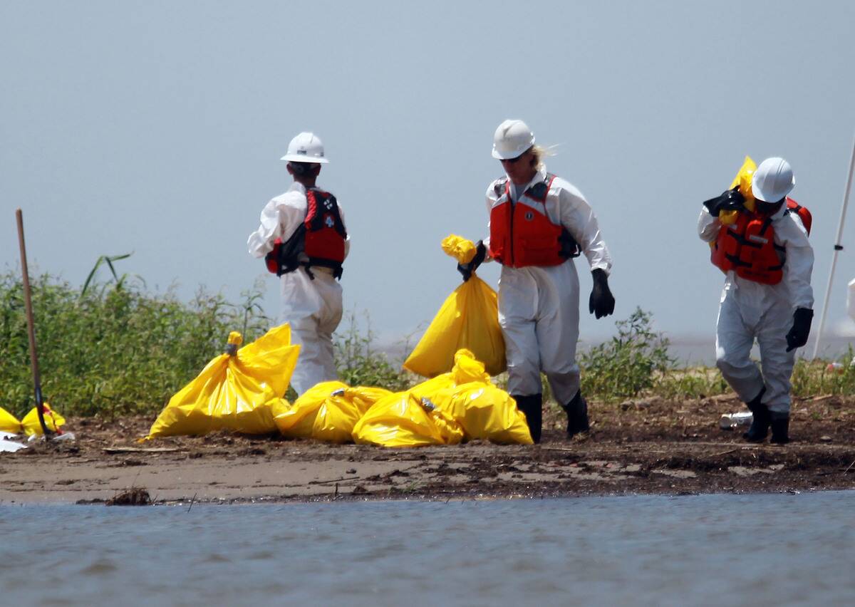 Gulf Oil Spill Begins To Reach Land As BP Struggles To Contain Leak