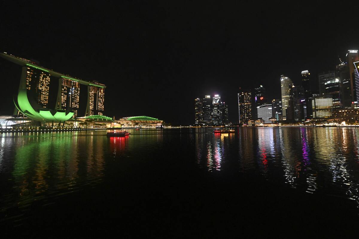 SINGAPORE-ENERGY-ENVIRONMENT-EARTH HOUR