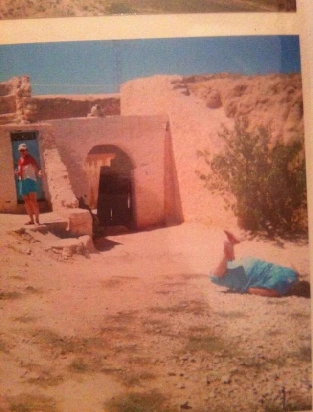 throwback-to-our-holiday-in-tunisia-kodak-wind-up-camera-v0-h1mjyf5txg7f1