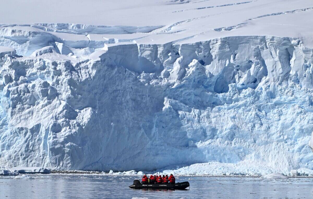 TOPSHOT-ANTARCTICA-COLOMBIA-ENVIRONMENT-CLIMATE-SCIENCE-RESEARCH