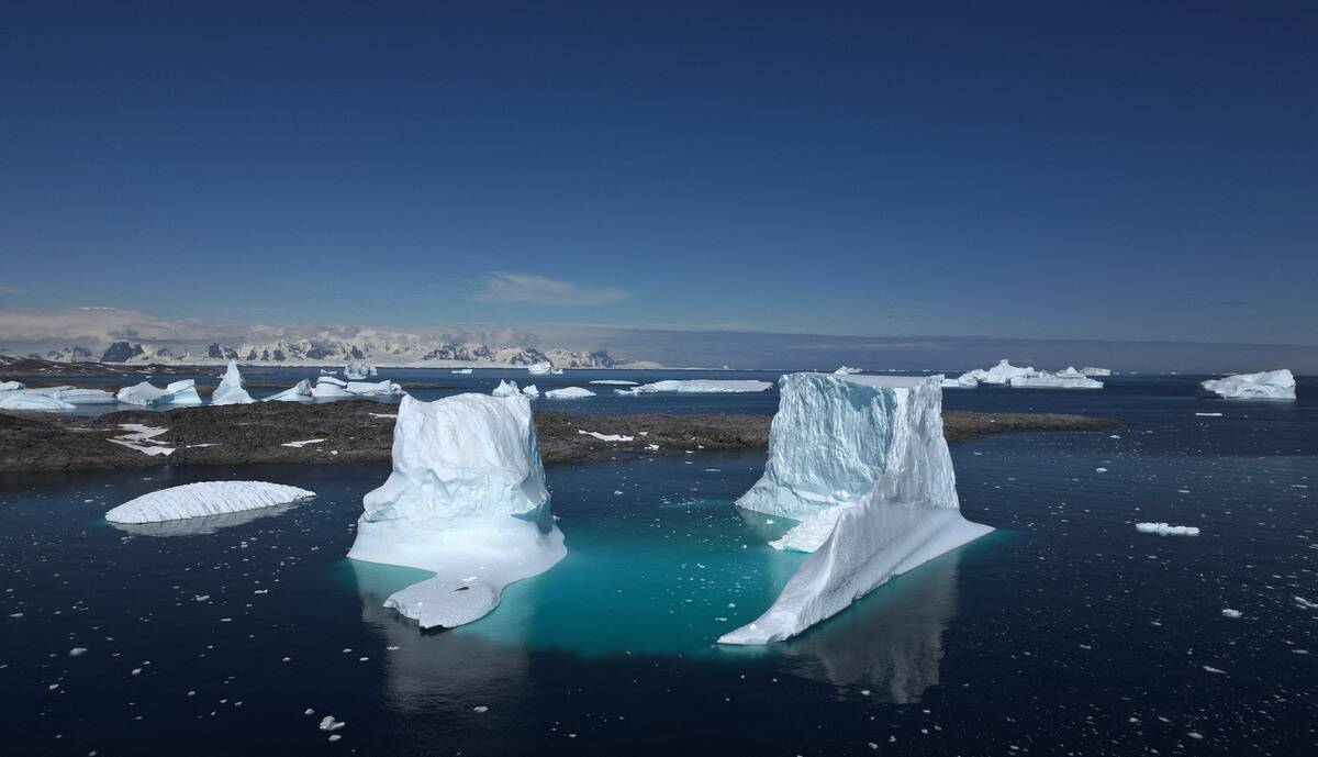 TOPSHOT-ANTARCTICA-COLOMBIA-US-ENVIRONMENT-CLIMATE-SCIENCE-RESEARCH