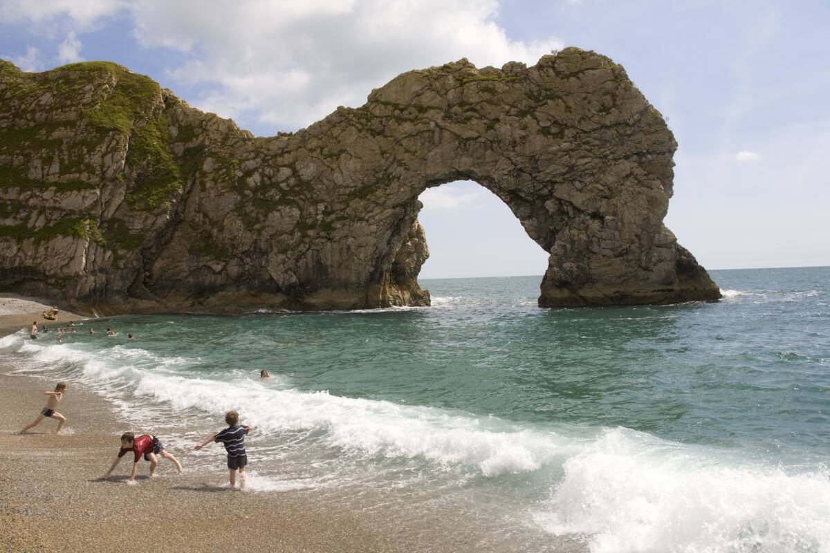 UK - Travel - Durdle Door - World famous geological wonder
