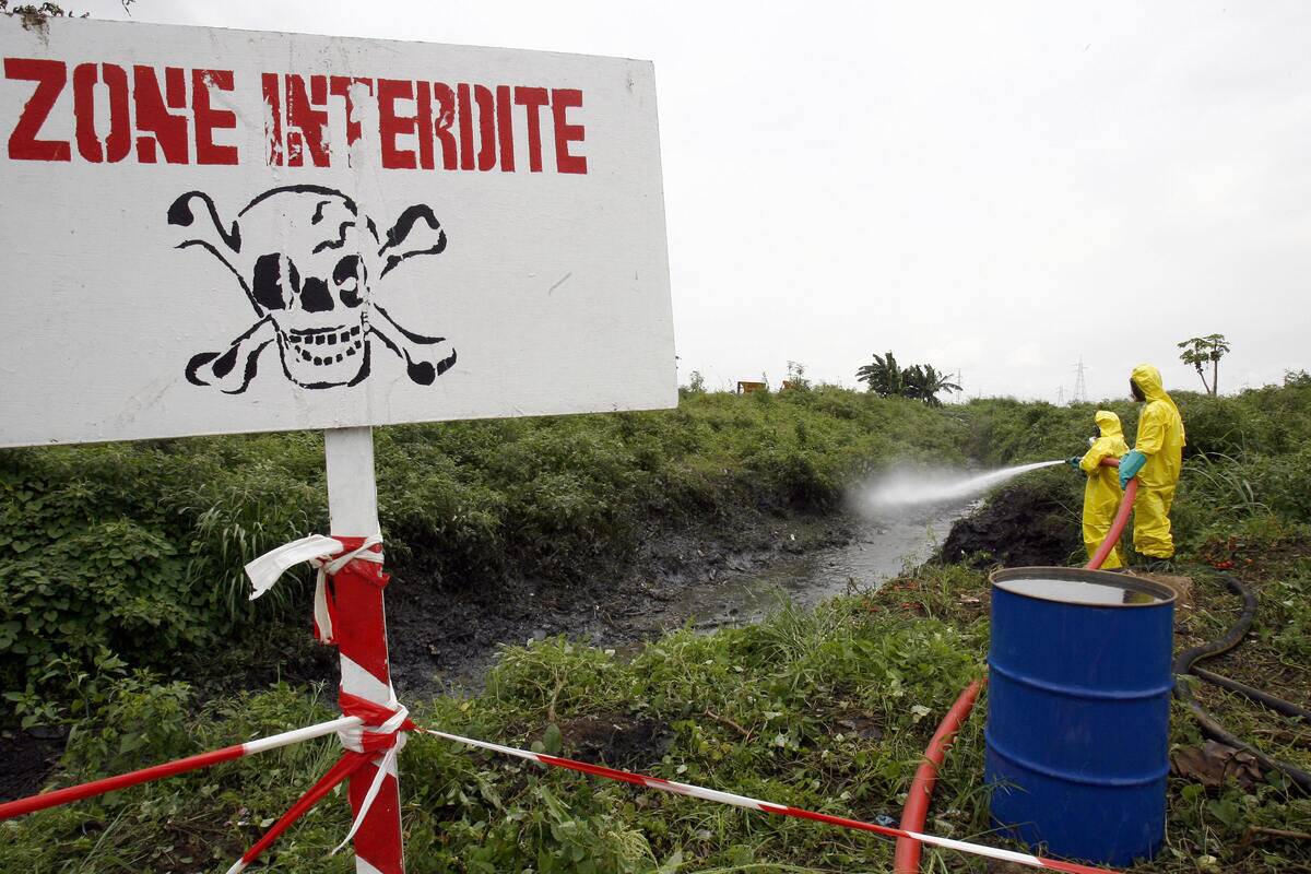 A Dutch team, wearing special equipment,