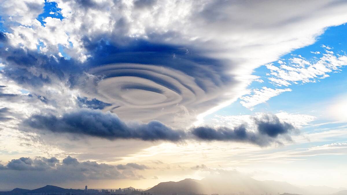 Flying saucer-shaped Cloud Spotted In Lianyungang