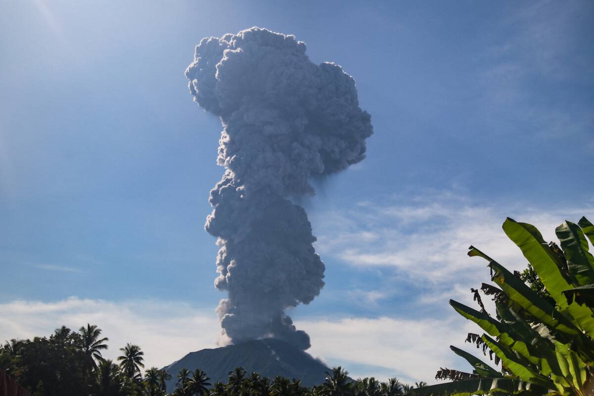 TOPSHOT-INDONESIA-VOLCANO