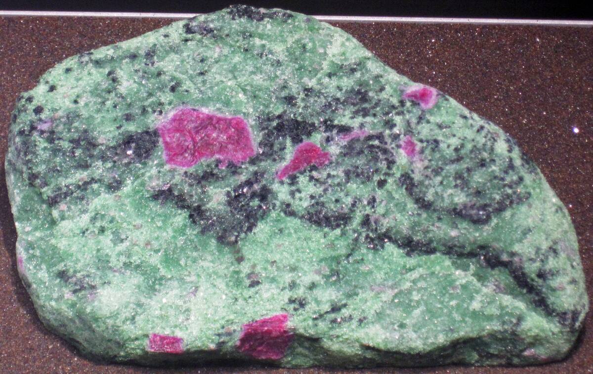 Anyolite_(corundum-amphibole_zoisitite)_(Neoproterozoic;_Mundarara_Mine,_about_27_km_west_of_Longido,_Tanzania)_6_(49143489888)