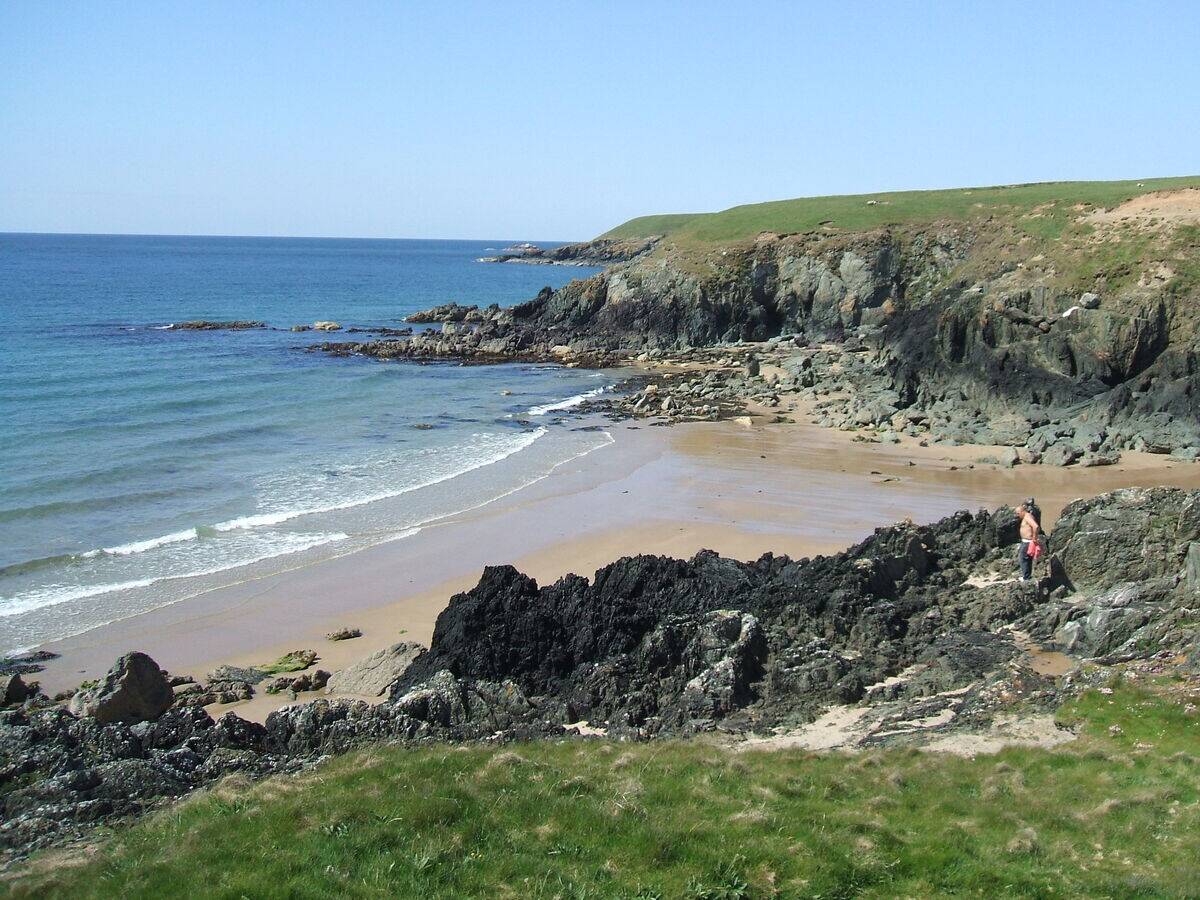 Porth_Oer-north_beach_ geograph.org.uk_-_1883939