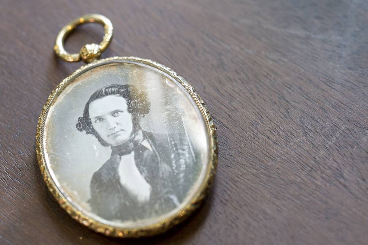Baltimore-area shopkeeper collects and sells Victorian jewelry than honors lost loved ones