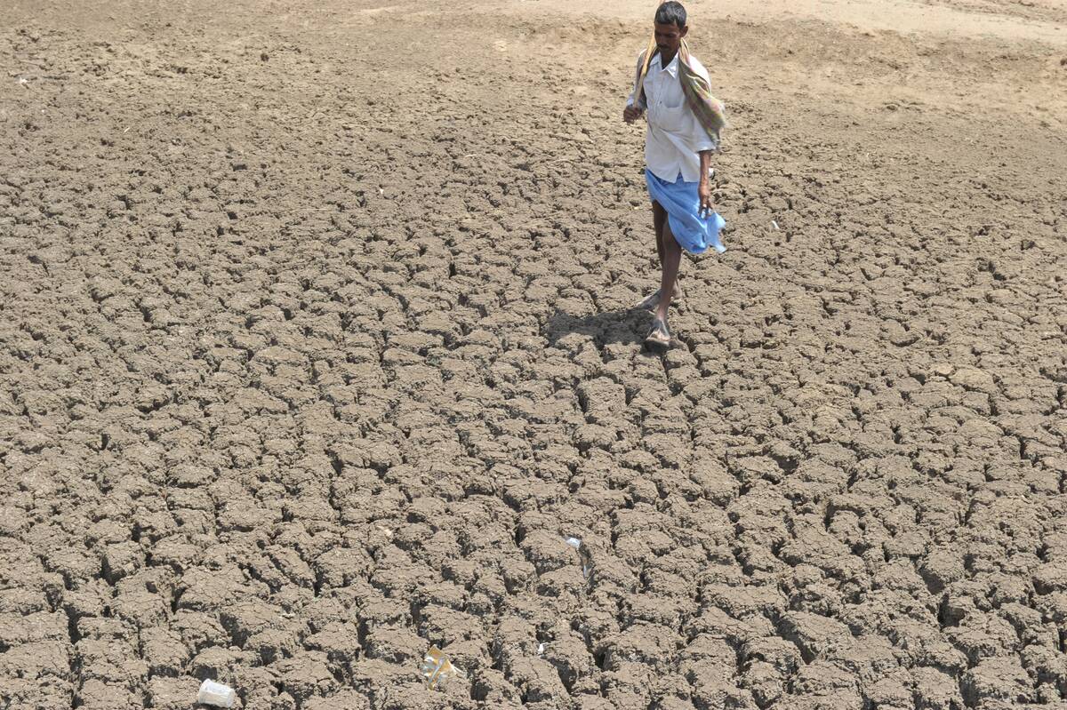 TOPSHOT-INDIA-WEATHER-MONSOON-ENVIRONMENT
