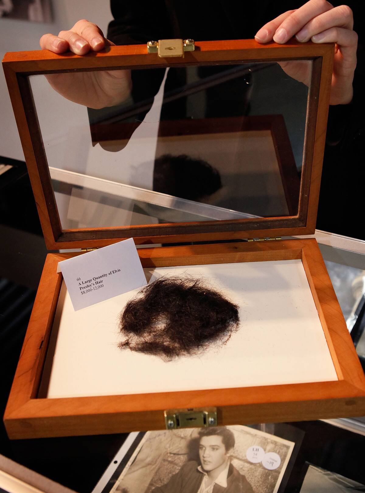 Clump Of Elvis Presley's Hair To Be Auctioned In Chicago