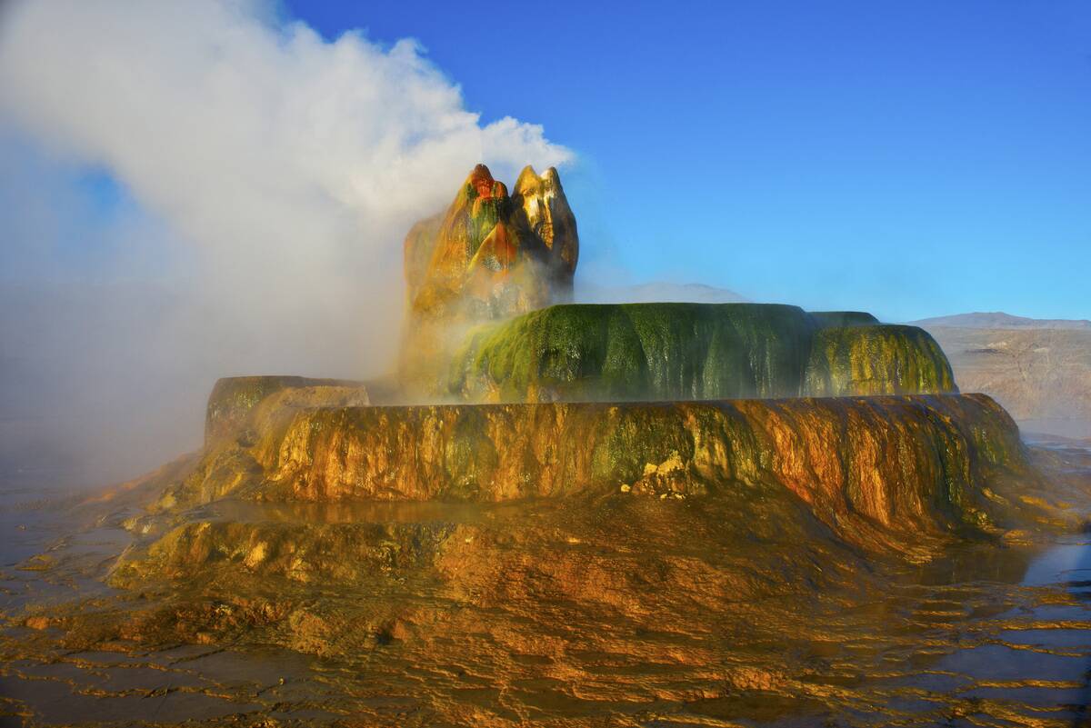 Nevada, Black Rock Desert, Fly Geyser, Erupting