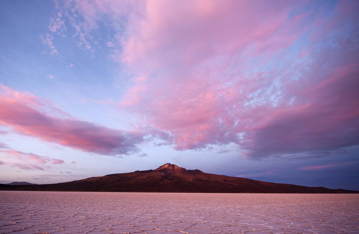 View of Volcan Tahua, Salar de Uyuni, Uyuni, Bolivia