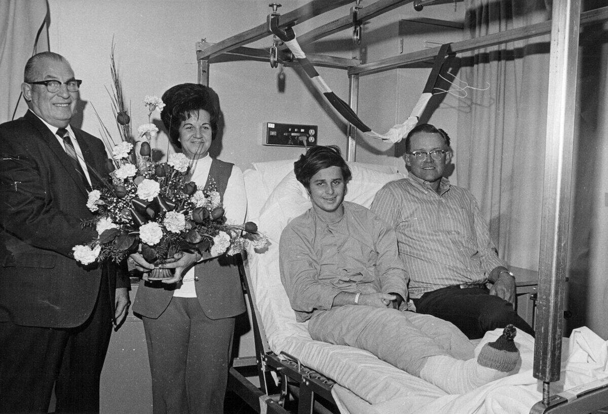 OCT 25 1971, OCT 26 1971; Viet Veteran Spec. 5 Allan Brooks Gets Flowers At Fitzsimons; Brooks, who