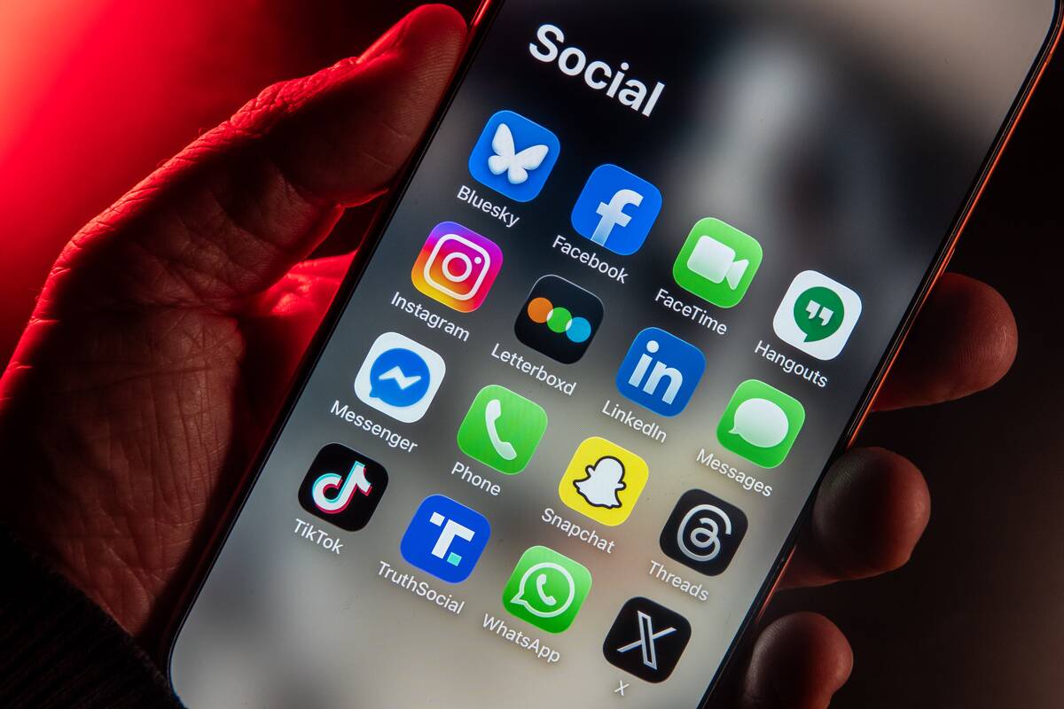 Under-16s Ban On Social Media Backed By The House of Lords