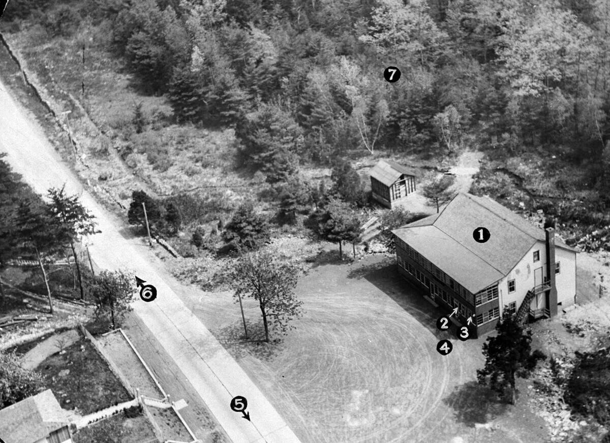 Aerial photo from Daily News plane of: (1) Sratoga Inn where